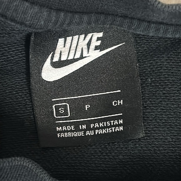 NIKE SPORTSWEAR WORLD TOUR EMBROIDERED CREWNECK SWEATSHIRT MENS SIZE S - Picture 6 of 11